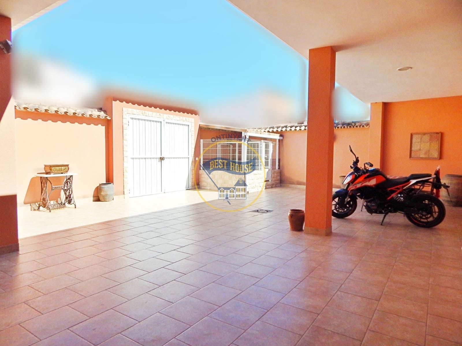 4 chambre Villa/Maison à vendre à Bufali avec garage - 300 000 € (Ref: 8161994)