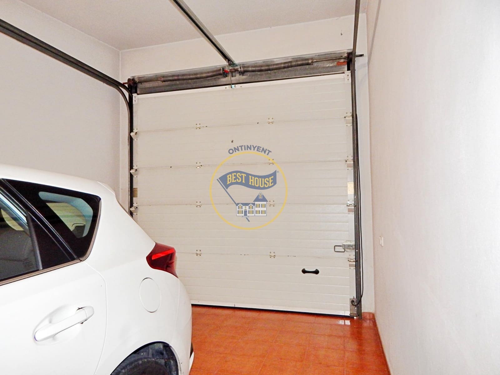 4 chambre Villa/Maison à vendre à Bufali avec garage - 300 000 € (Ref: 8161994)