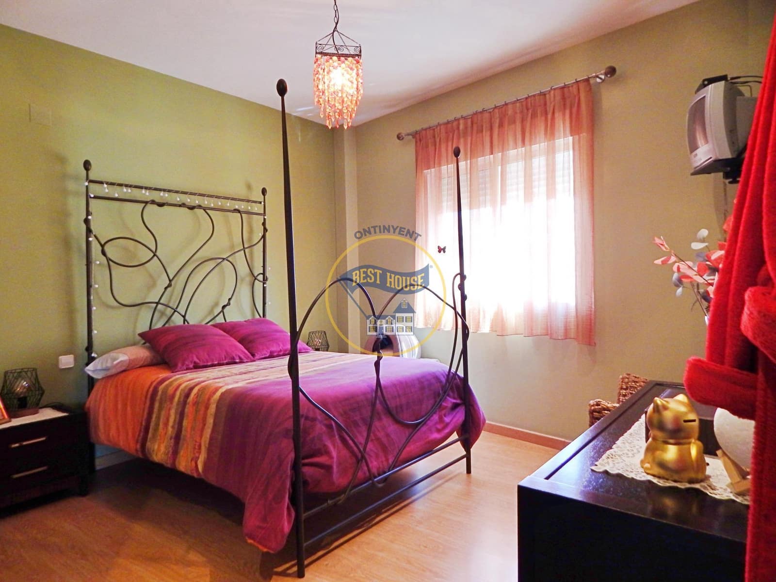 4 chambre Villa/Maison à vendre à Bufali avec garage - 300 000 € (Ref: 8161994)