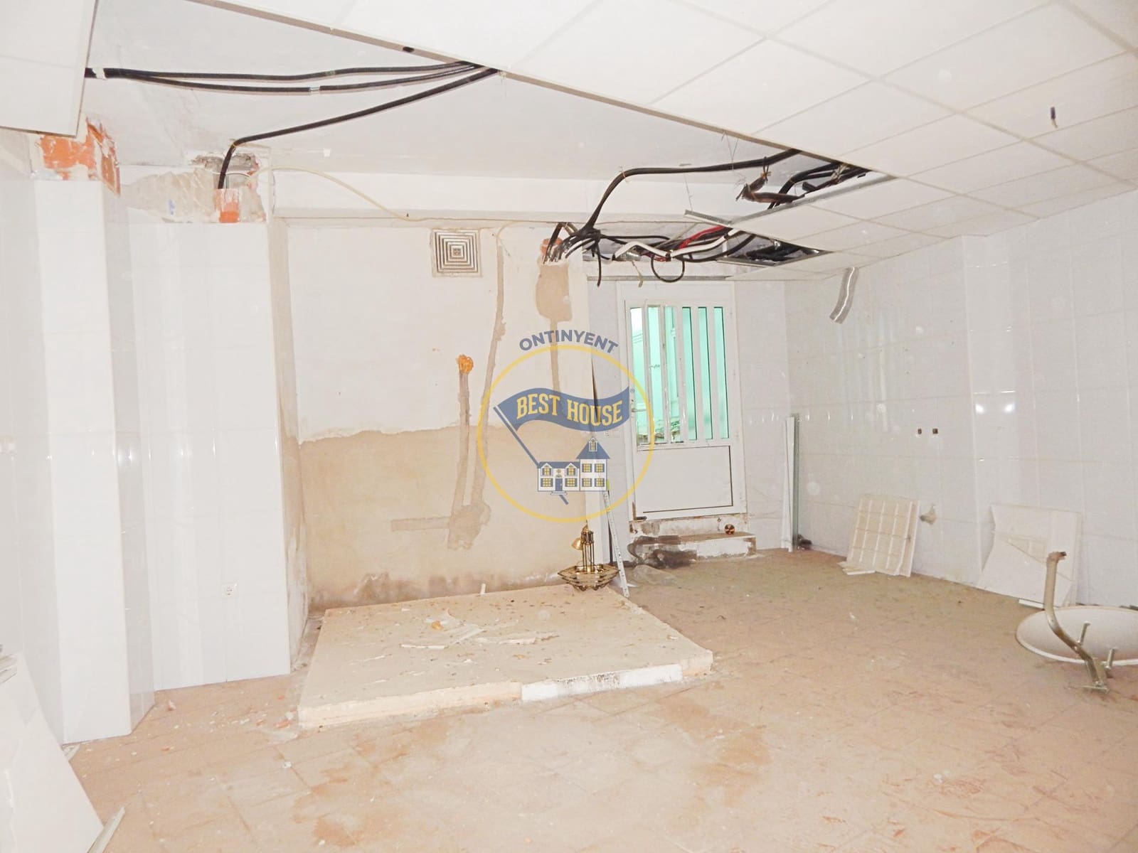 Commercial for sale in Cocentaina - € 40,000 (Ref: 8243111)
