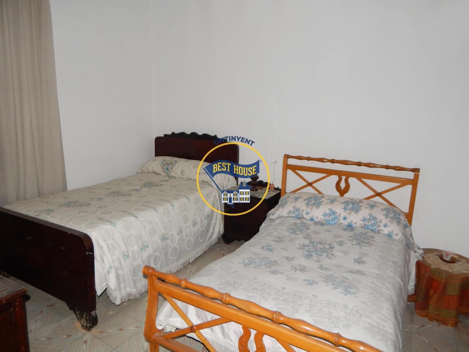 6 bedroom Villa for sale in Ontinyent - € 200,000 (Ref: 8300505)