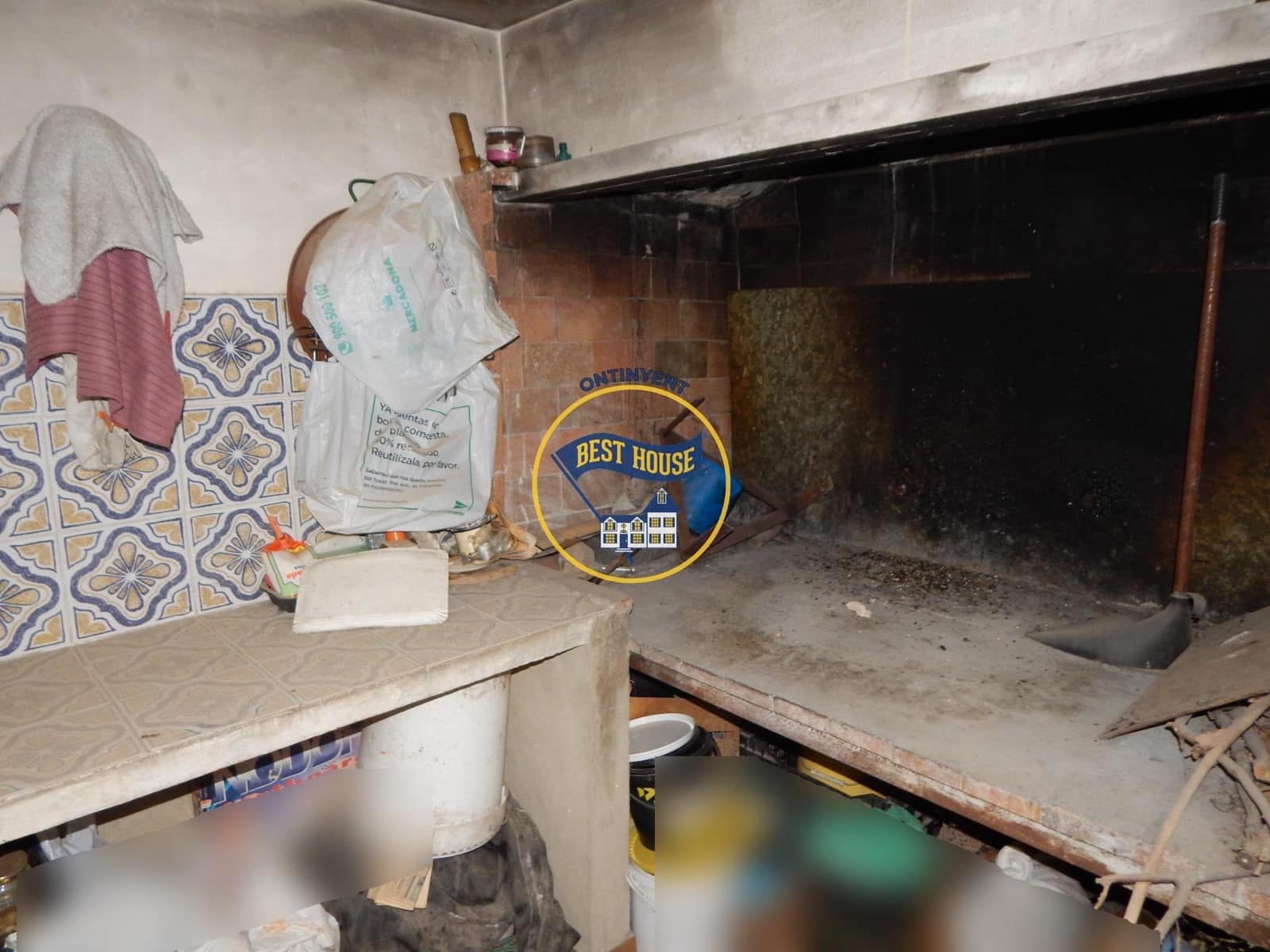 6 bedroom Villa for sale in Ontinyent - € 200,000 (Ref: 8300505)