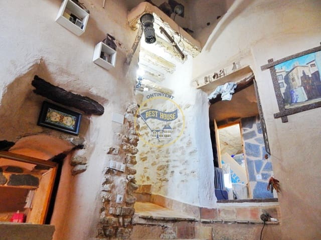 4 makuuhuone Huvila myytävänä paikassa Bocairent - 240 000 € (Ref: 8398652)