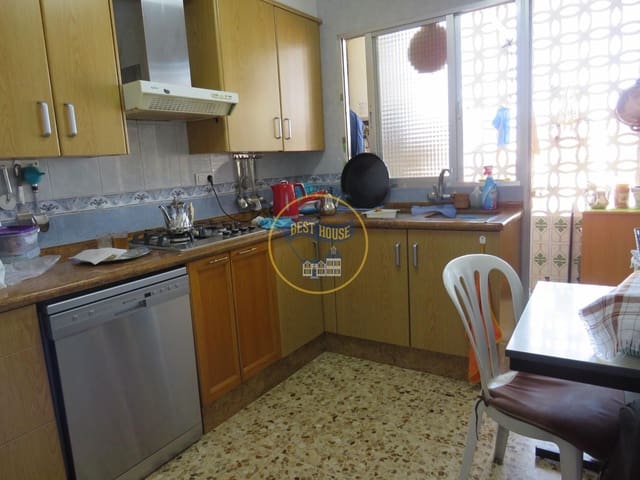 Piso de 4 habitaciones en Ontinyent en venta - 185.000 € (Ref: 8415391)