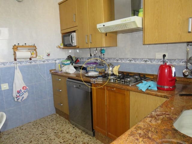 Piso de 4 habitaciones en Ontinyent en venta - 185.000 € (Ref: 8415391)