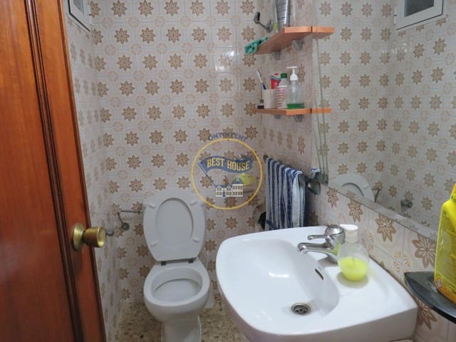 Piso de 4 habitaciones en Ontinyent en venta - 185.000 € (Ref: 8415391)