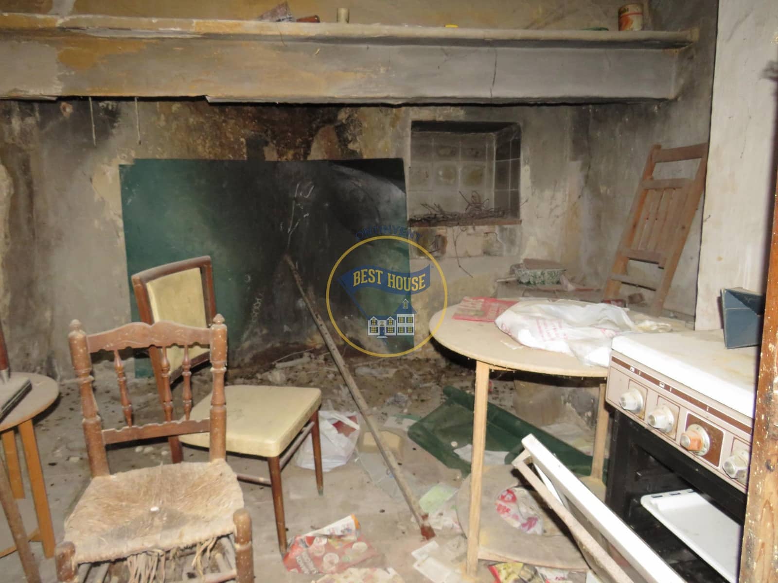 4 soveværelse Byhus til salg i Bocairent - € 16.000 (Ref: 8432532)