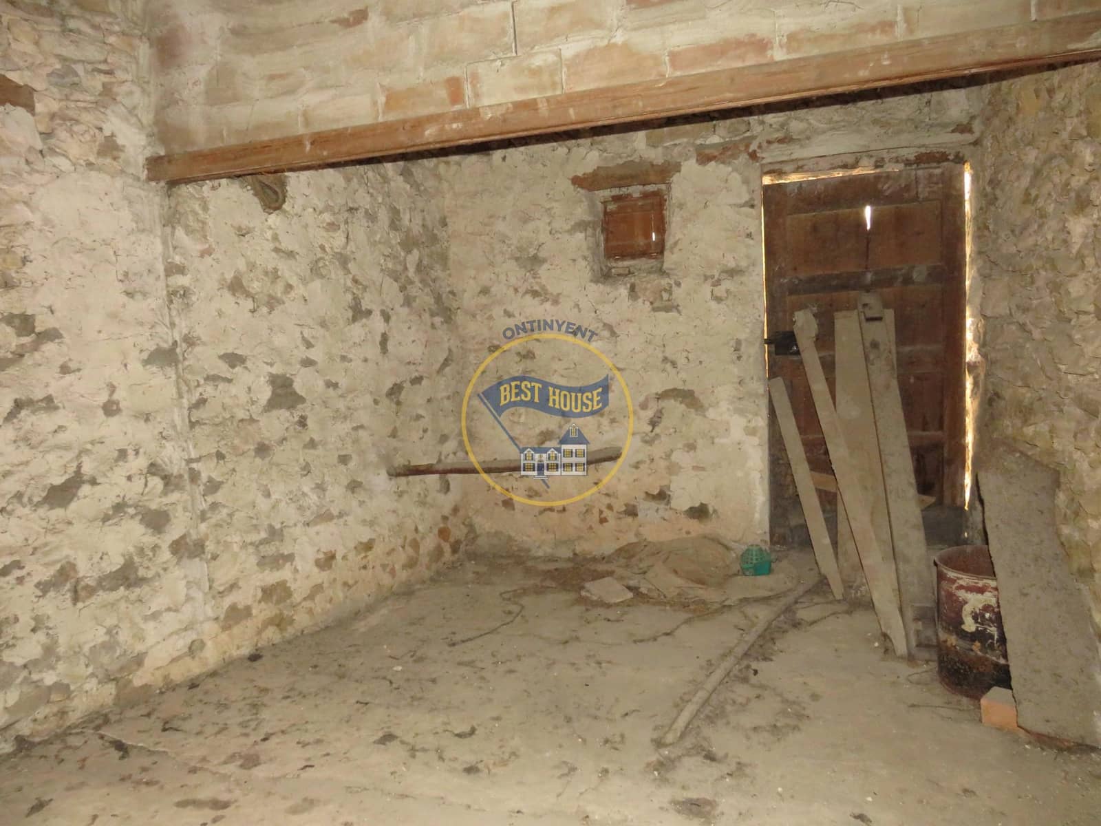 4 soveværelse Byhus til salg i Bocairent - € 16.000 (Ref: 8432532)