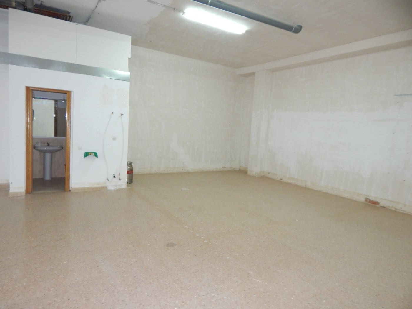 Commercial for rent in Ontinyent - € 400 (Ref: 8570521)