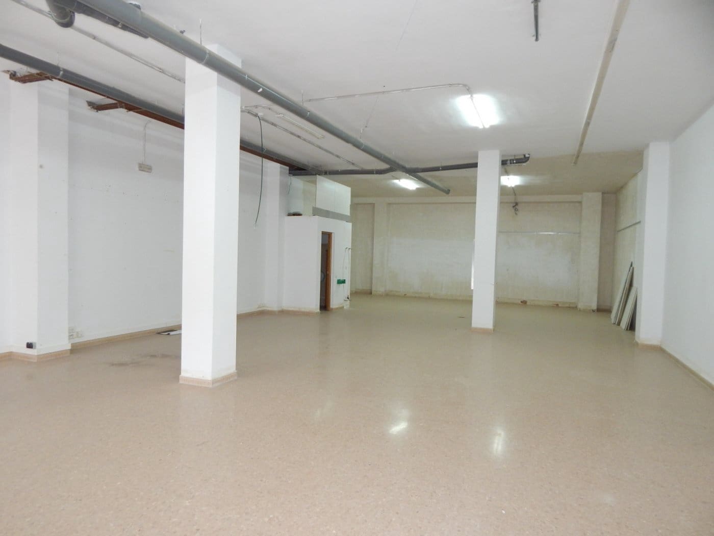Commercial for rent in Ontinyent - € 400 (Ref: 8570521)