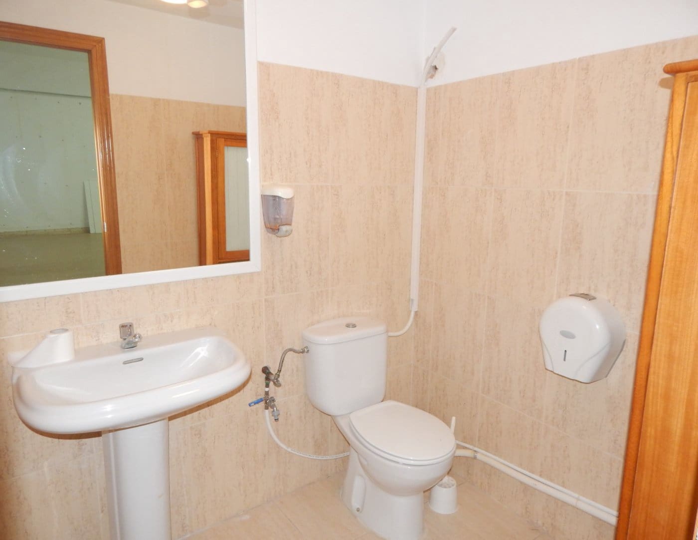 Commercial for rent in Ontinyent - € 400 (Ref: 8570521)