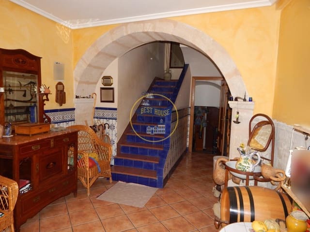 4 bedroom Townhouse for sale in Cocentaina with garage - € 100,000 (Ref: 8615185)