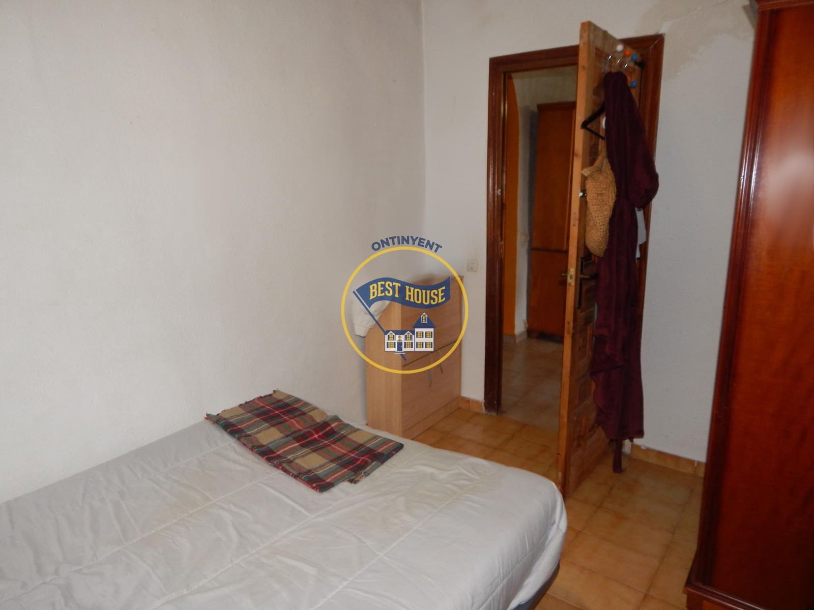 3 bedroom Villa for sale in Ontinyent - € 145,000 (Ref: 8698196)