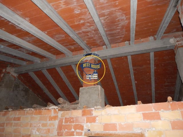 3 Zimmer Haus zu verkaufen in Montaverner - 38.000 € (Ref: 8703947)