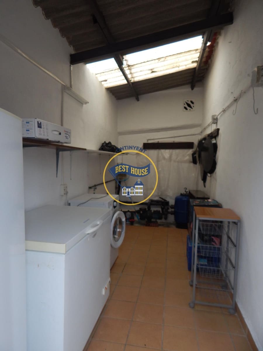 3 soveværelse Villa til salg i Ontinyent med swimmingpool - € 160.000 (Ref: 8709318)