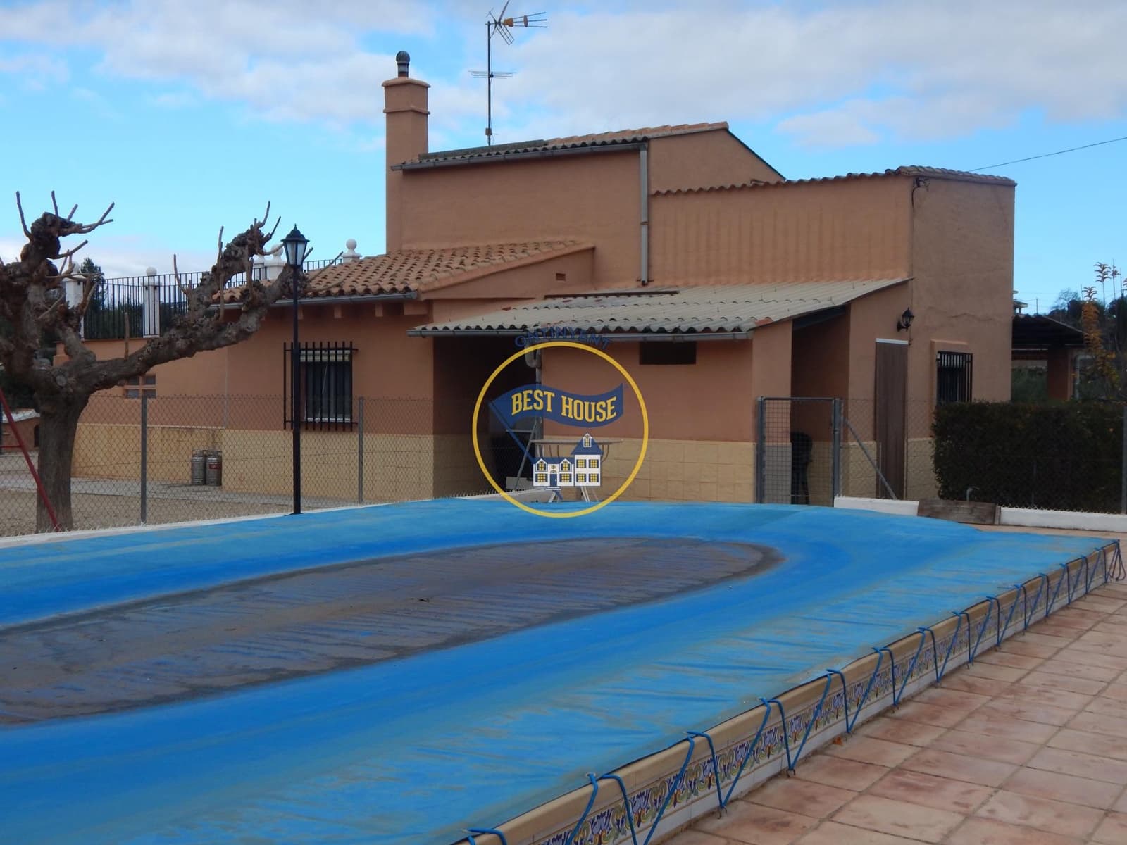 3 soveværelse Villa til salg i Ontinyent med swimmingpool - € 160.000 (Ref: 8709318)