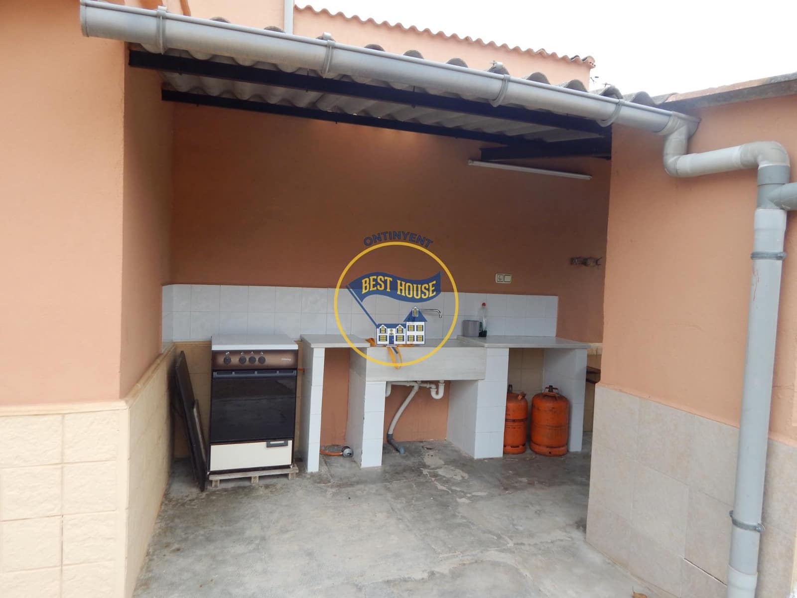 3 soveværelse Villa til salg i Ontinyent med swimmingpool - € 160.000 (Ref: 8709318)