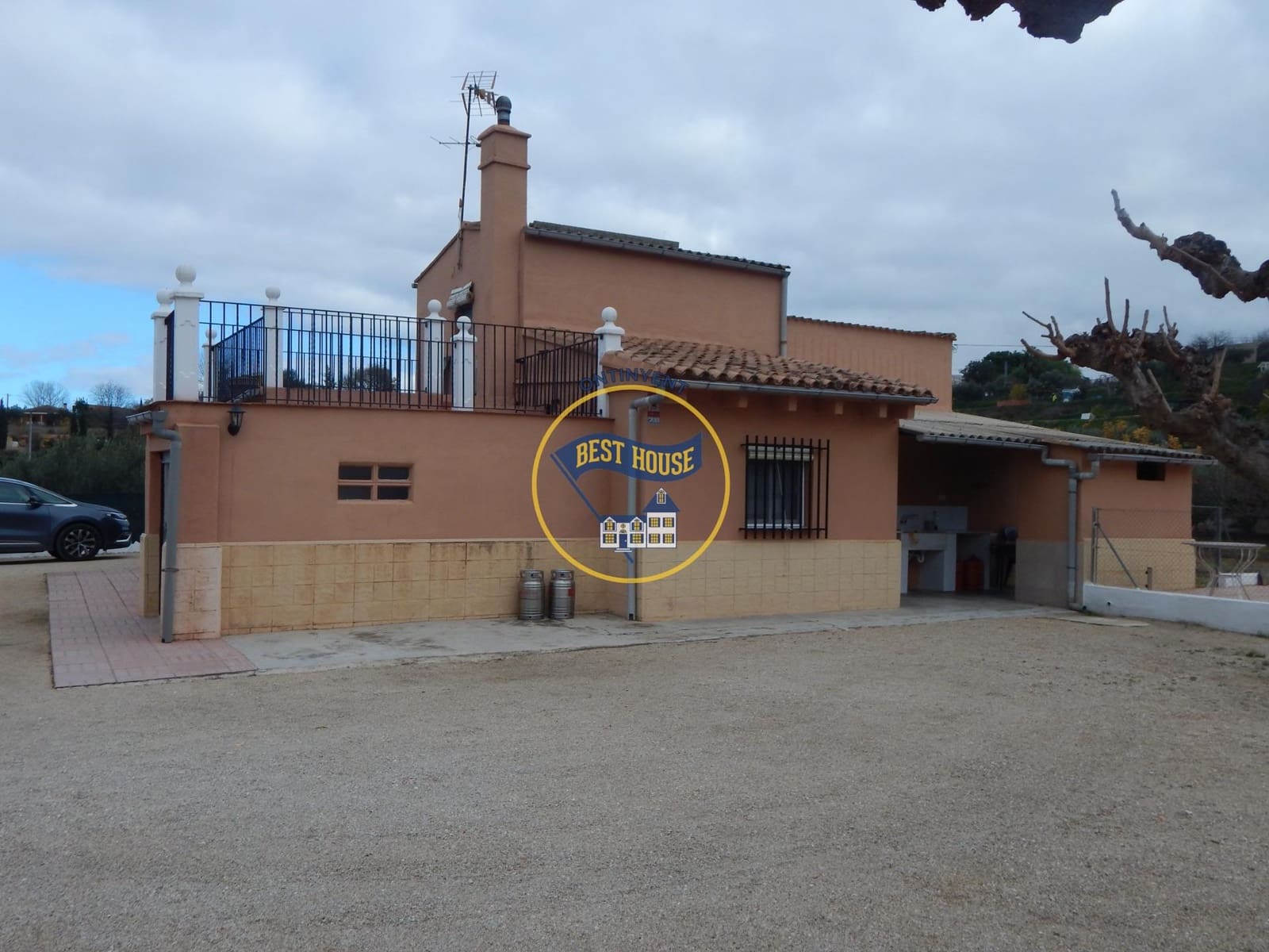 3 soveværelse Villa til salg i Ontinyent med swimmingpool - € 160.000 (Ref: 8709318)