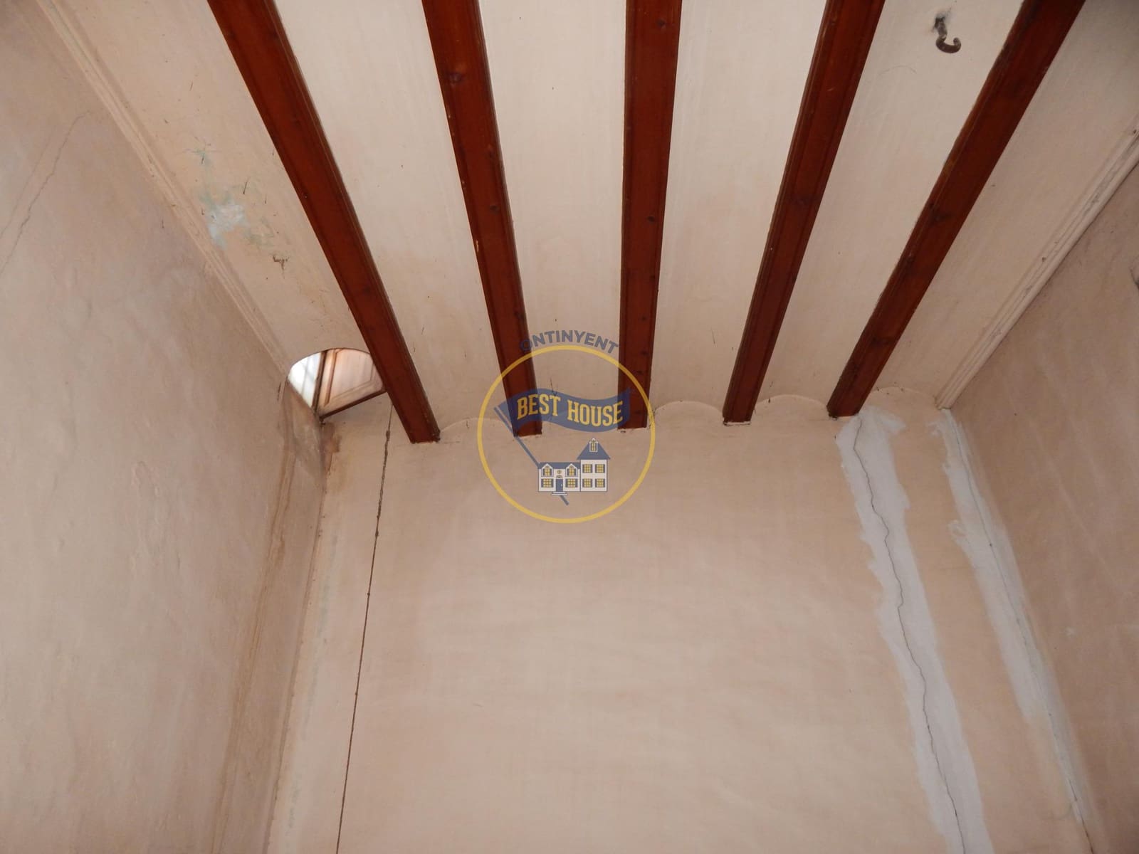 10 bedroom Townhouse for sale in Bocairent - € 210,000 (Ref: 8715541)
