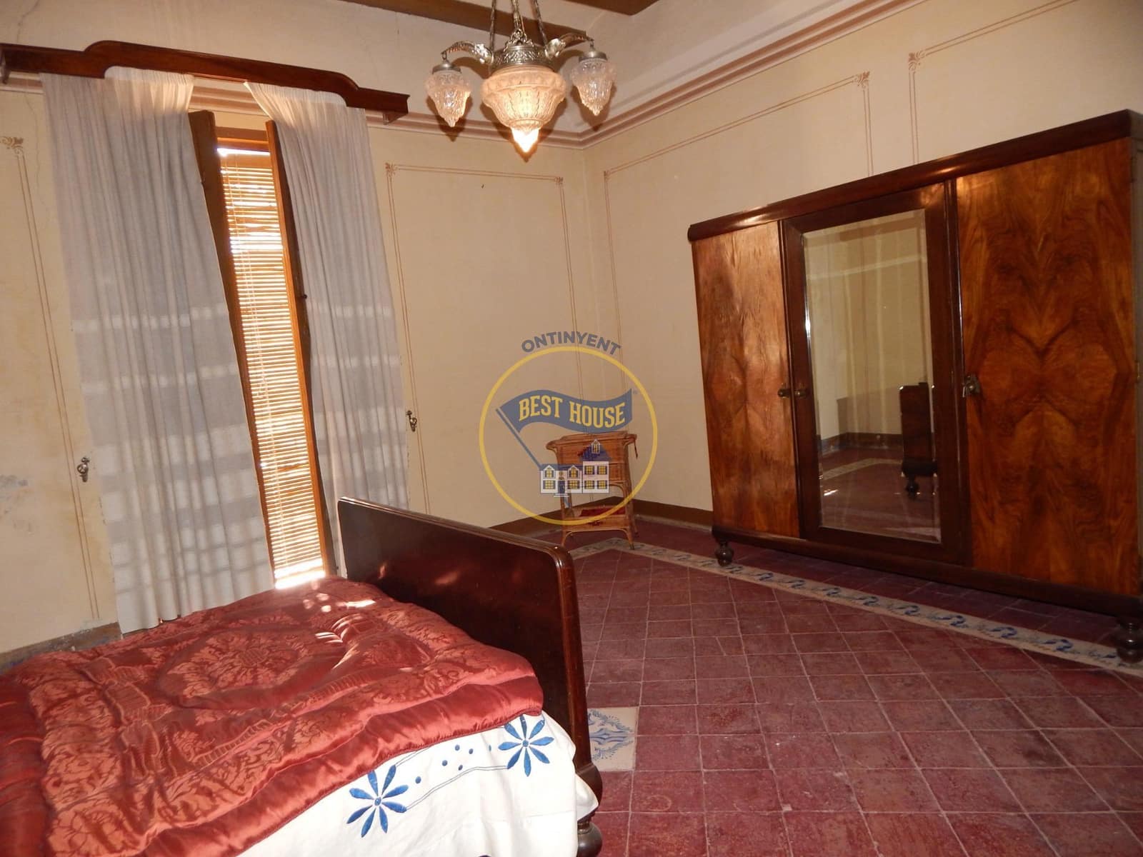 10 bedroom Townhouse for sale in Bocairent - € 210,000 (Ref: 8715541)