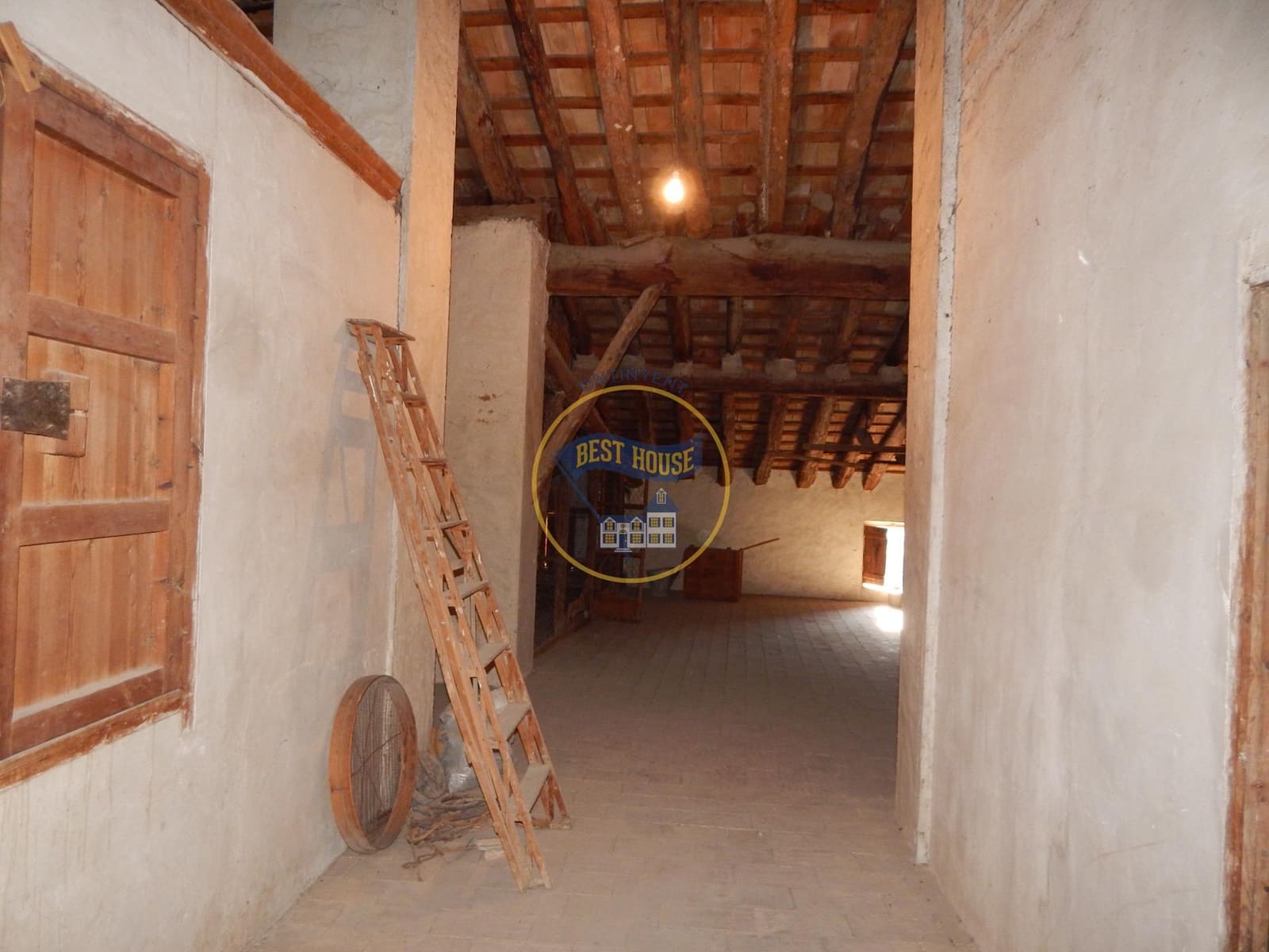 10 bedroom Townhouse for sale in Bocairent - € 210,000 (Ref: 8715541)