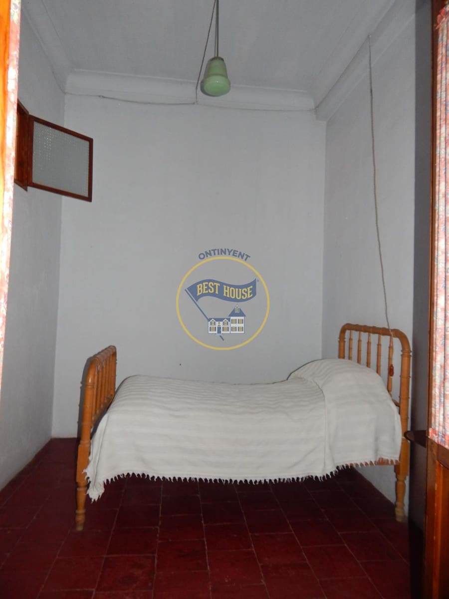 10 bedroom Townhouse for sale in Bocairent - € 210,000 (Ref: 8715541)