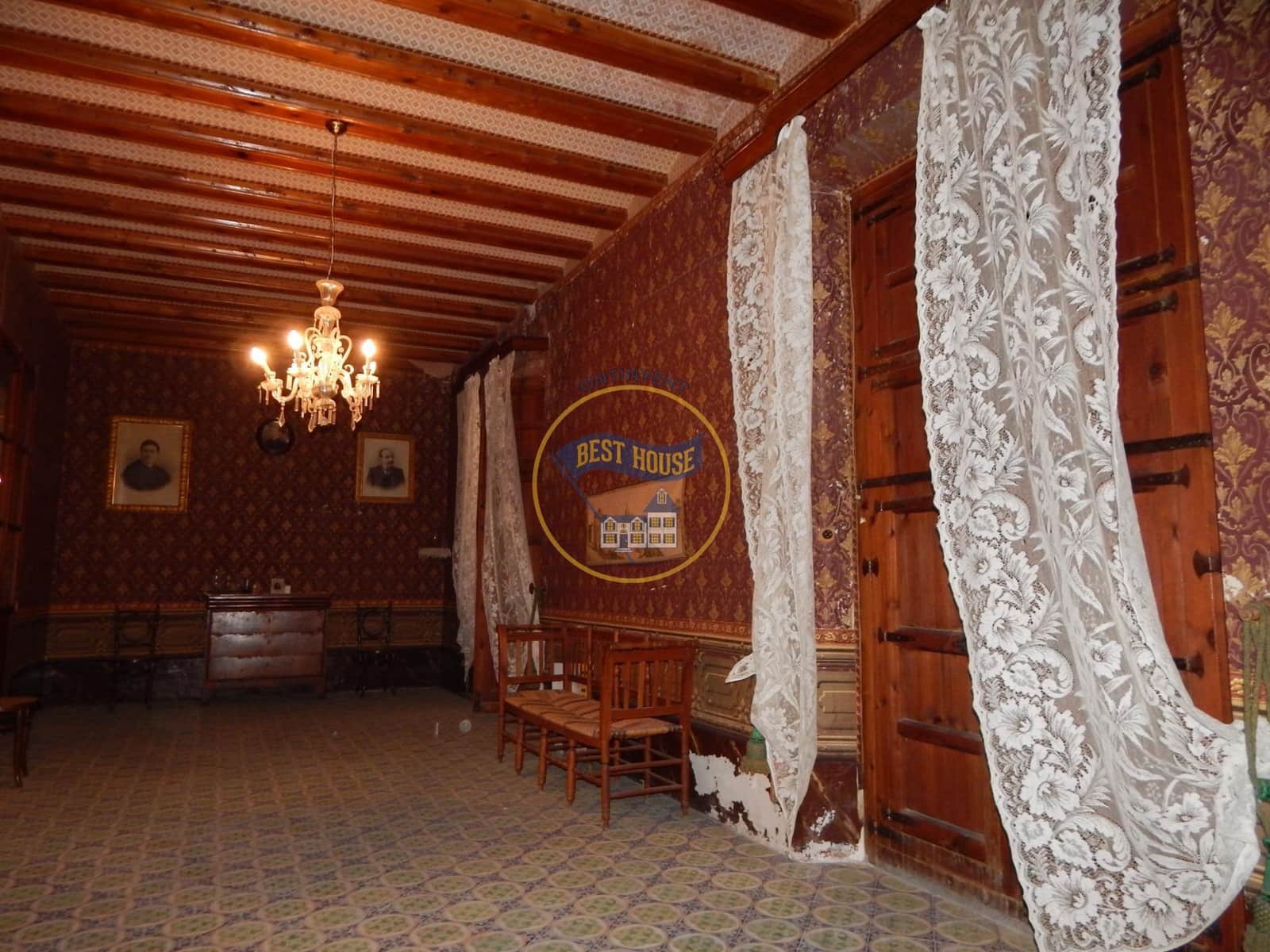 10 bedroom Townhouse for sale in Bocairent - € 210,000 (Ref: 8715541)