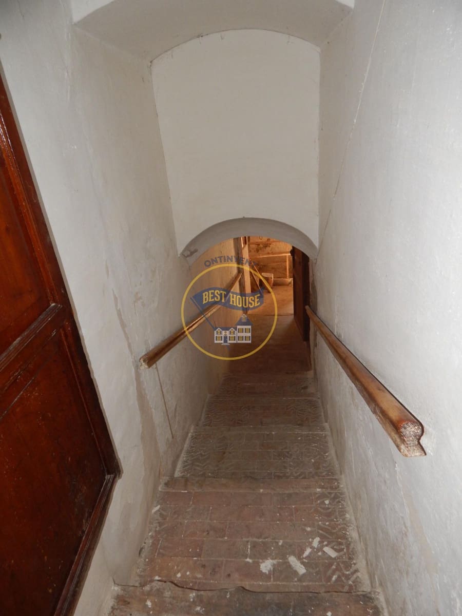 10 bedroom Townhouse for sale in Bocairent - € 210,000 (Ref: 8715541)