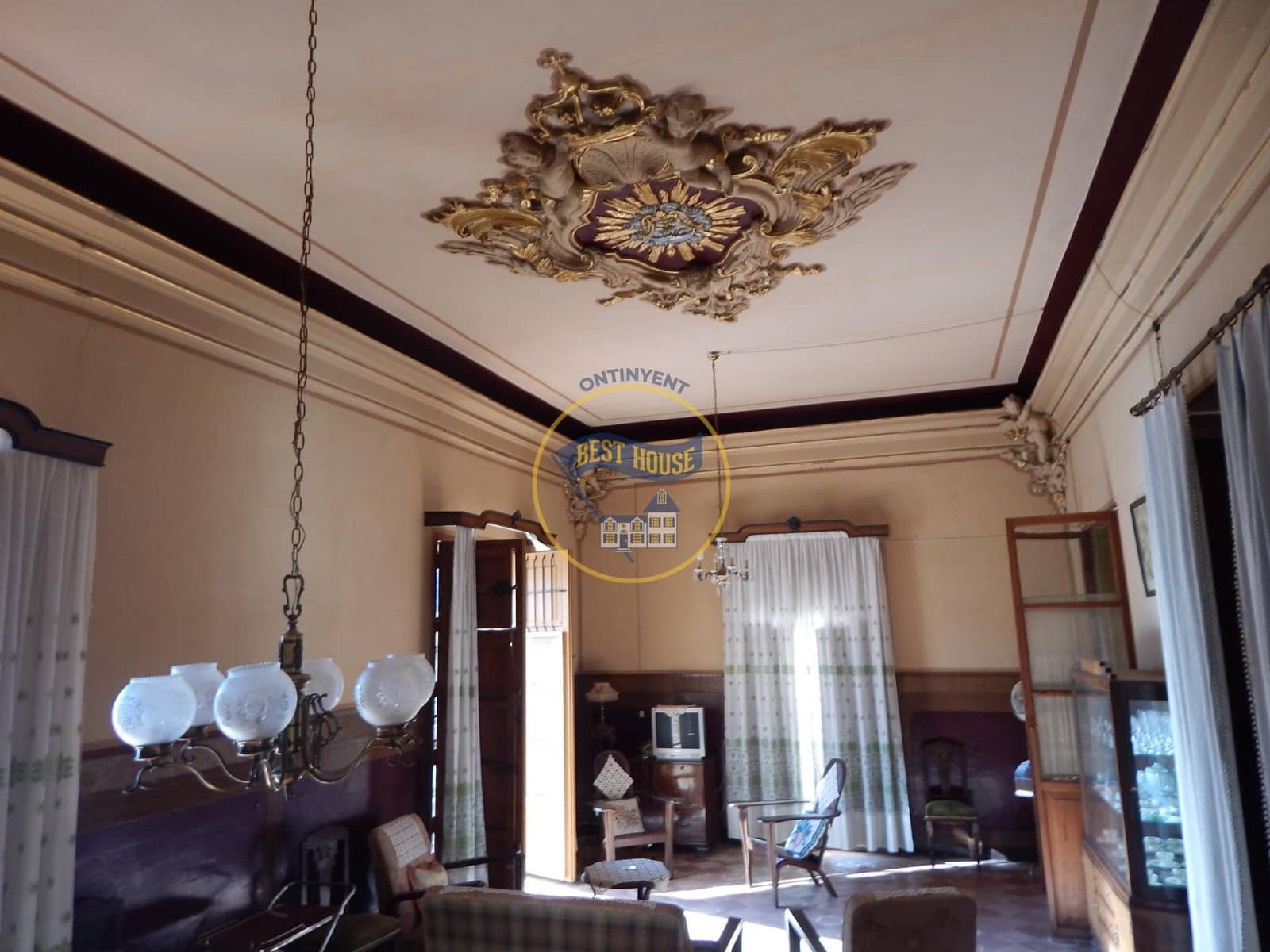 10 bedroom Townhouse for sale in Bocairent - € 210,000 (Ref: 8715541)