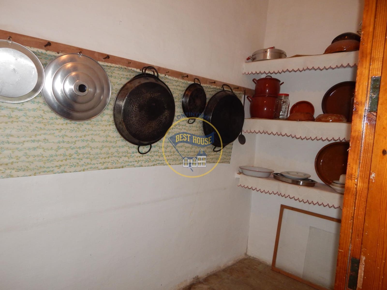 10 bedroom Townhouse for sale in Bocairent - € 210,000 (Ref: 8715541)