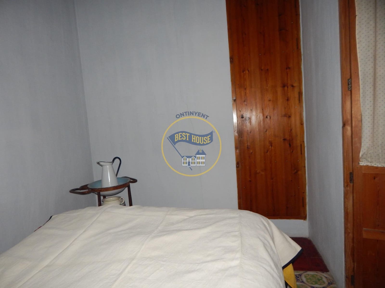 10 bedroom Townhouse for sale in Bocairent - € 210,000 (Ref: 8715541)