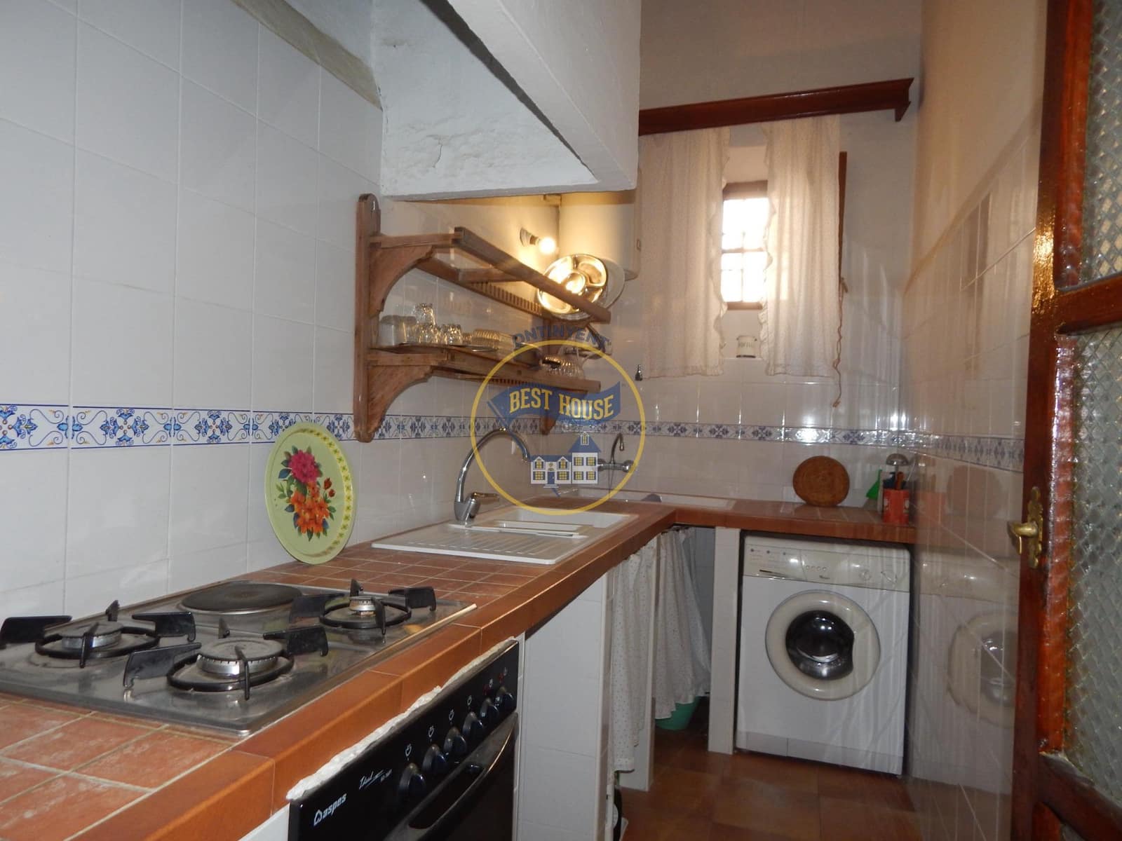 10 bedroom Townhouse for sale in Bocairent - € 210,000 (Ref: 8715541)