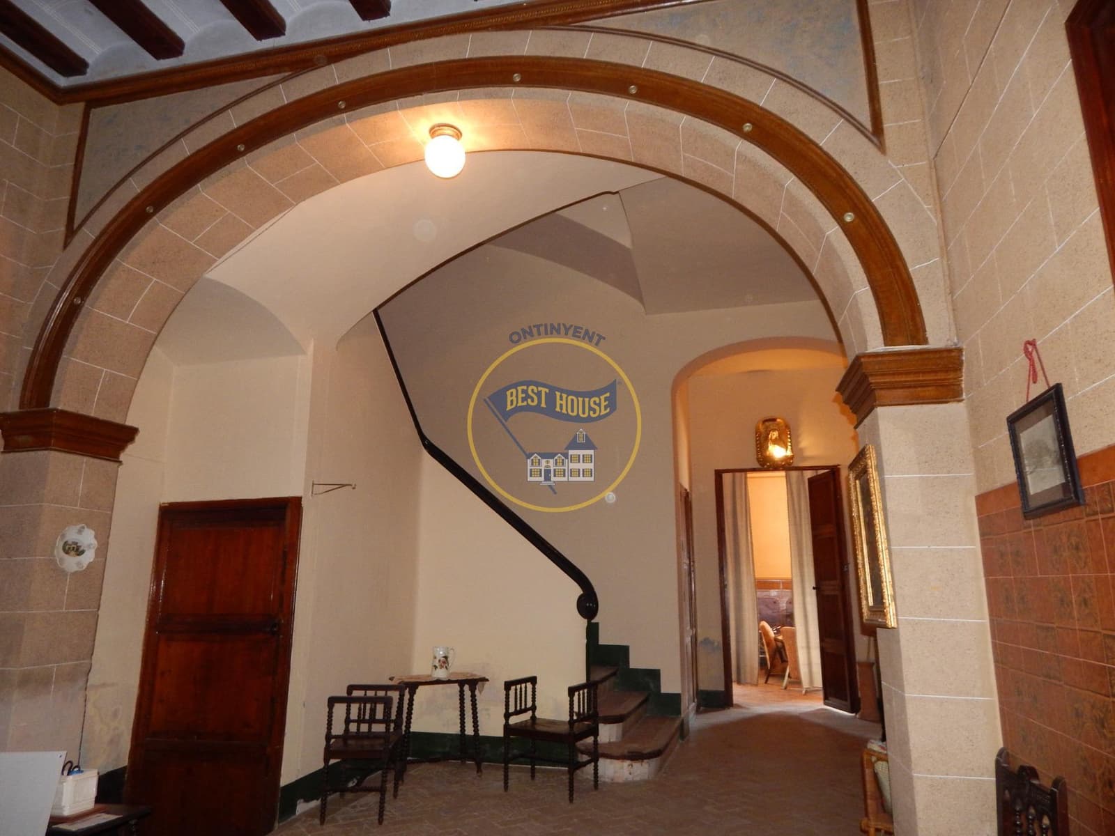 10 bedroom Townhouse for sale in Bocairent - € 210,000 (Ref: 8715541)