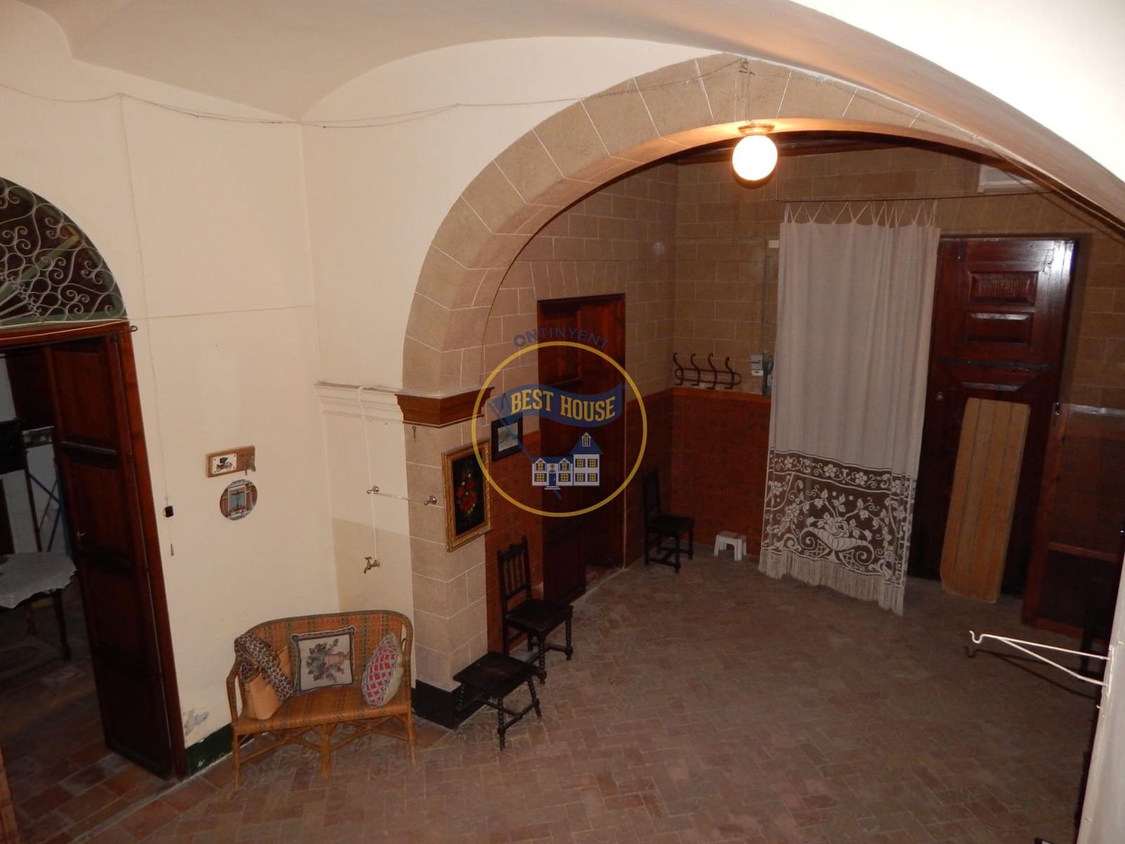 10 bedroom Townhouse for sale in Bocairent - € 210,000 (Ref: 8715541)