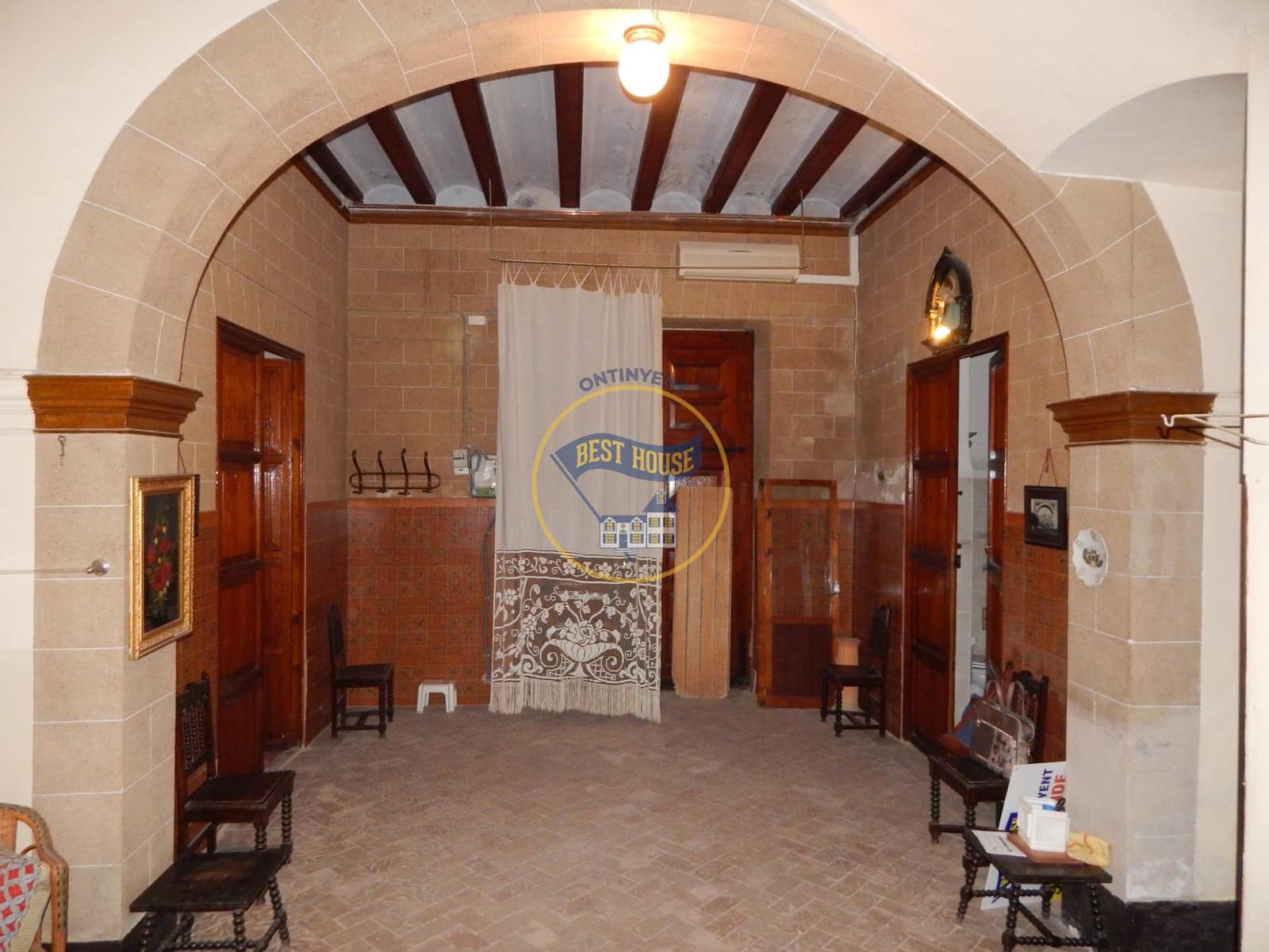 10 bedroom Townhouse for sale in Bocairent - € 210,000 (Ref: 8715541)
