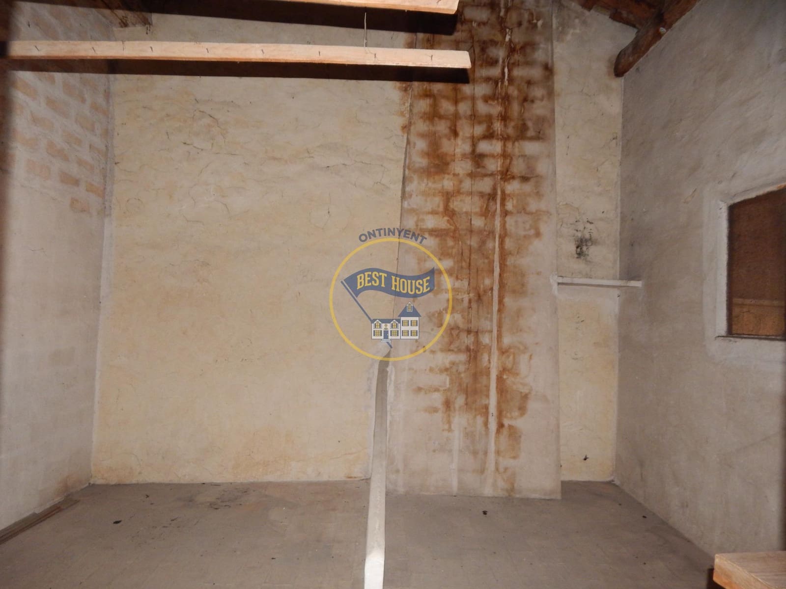 10 bedroom Townhouse for sale in Bocairent - € 210,000 (Ref: 8715541)