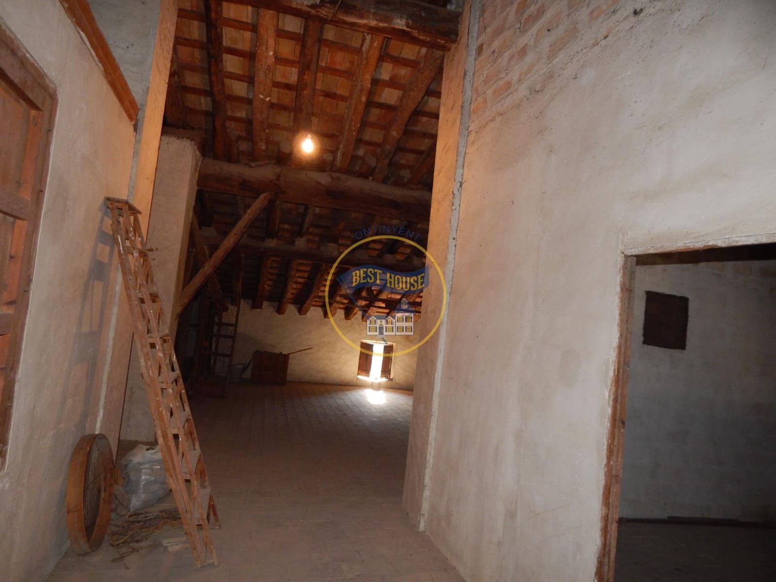 10 bedroom Townhouse for sale in Bocairent - € 210,000 (Ref: 8715541)