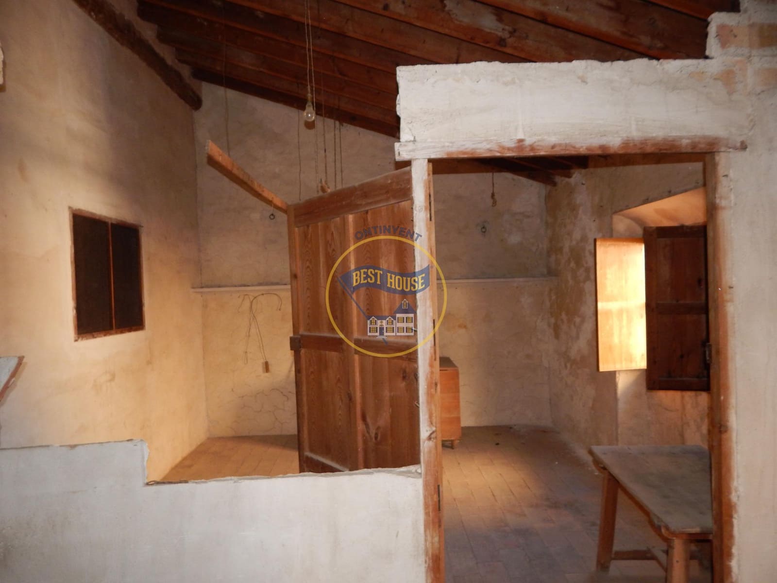 10 bedroom Townhouse for sale in Bocairent - € 210,000 (Ref: 8715541)