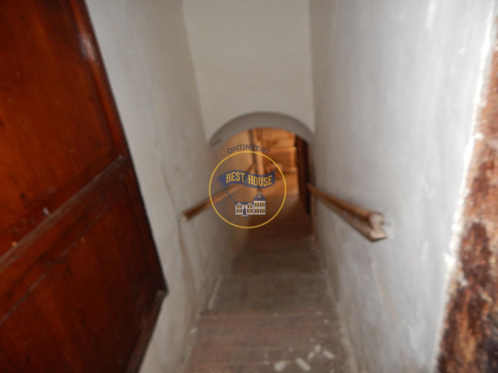 10 bedroom Townhouse for sale in Bocairent - € 210,000 (Ref: 8715541)