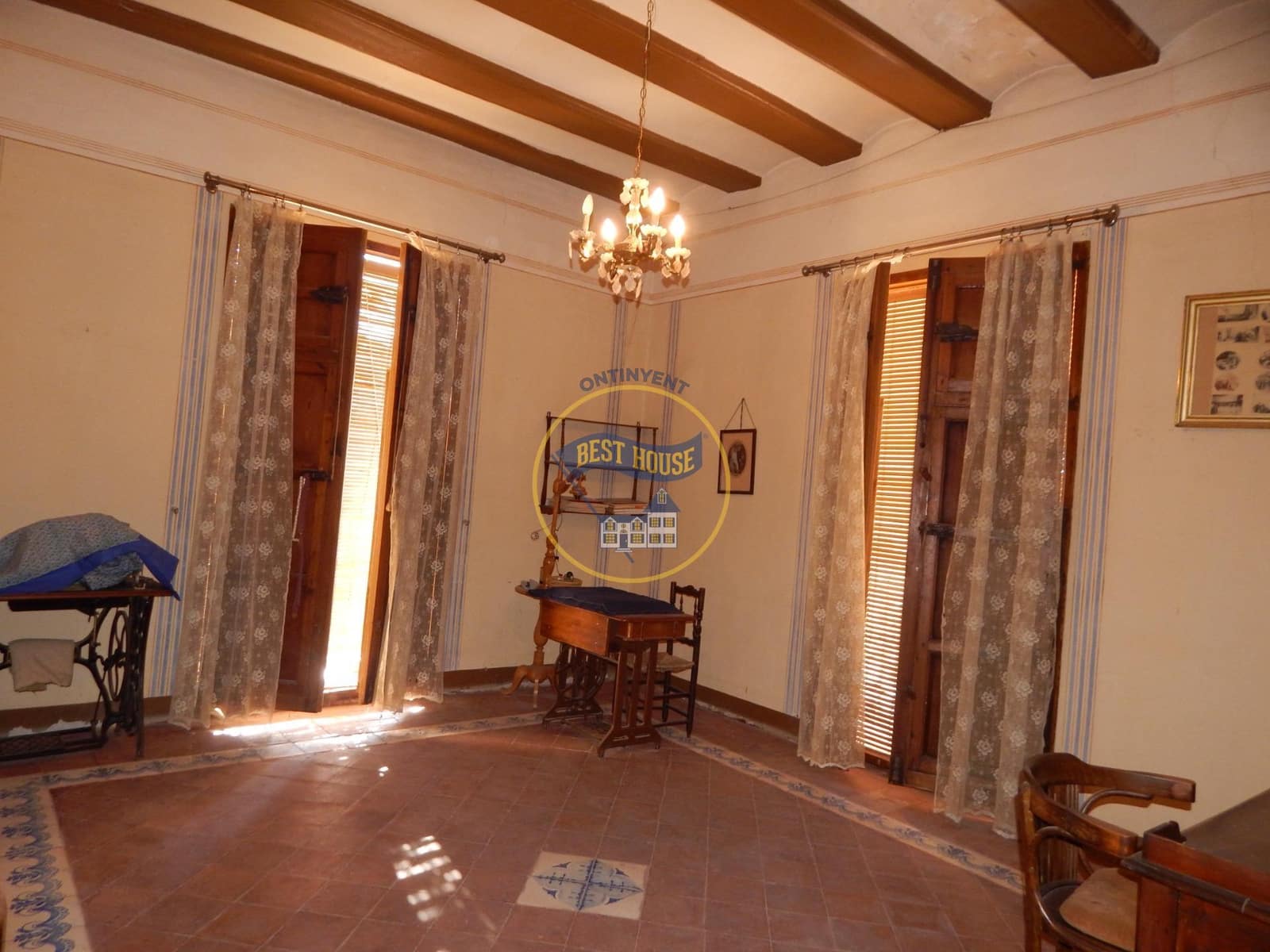 10 bedroom Townhouse for sale in Bocairent - € 210,000 (Ref: 8715541)
