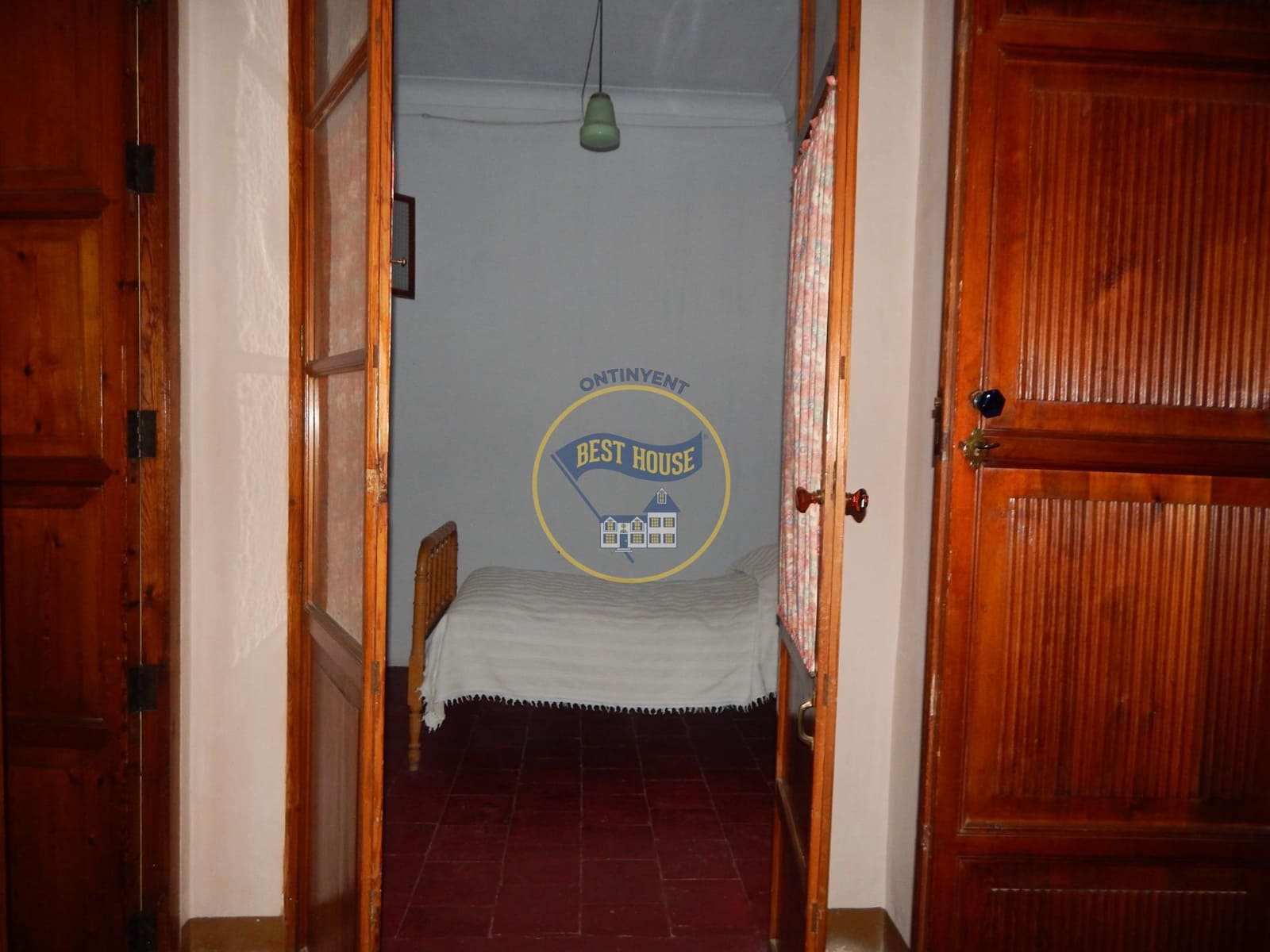 10 bedroom Townhouse for sale in Bocairent - € 210,000 (Ref: 8715541)