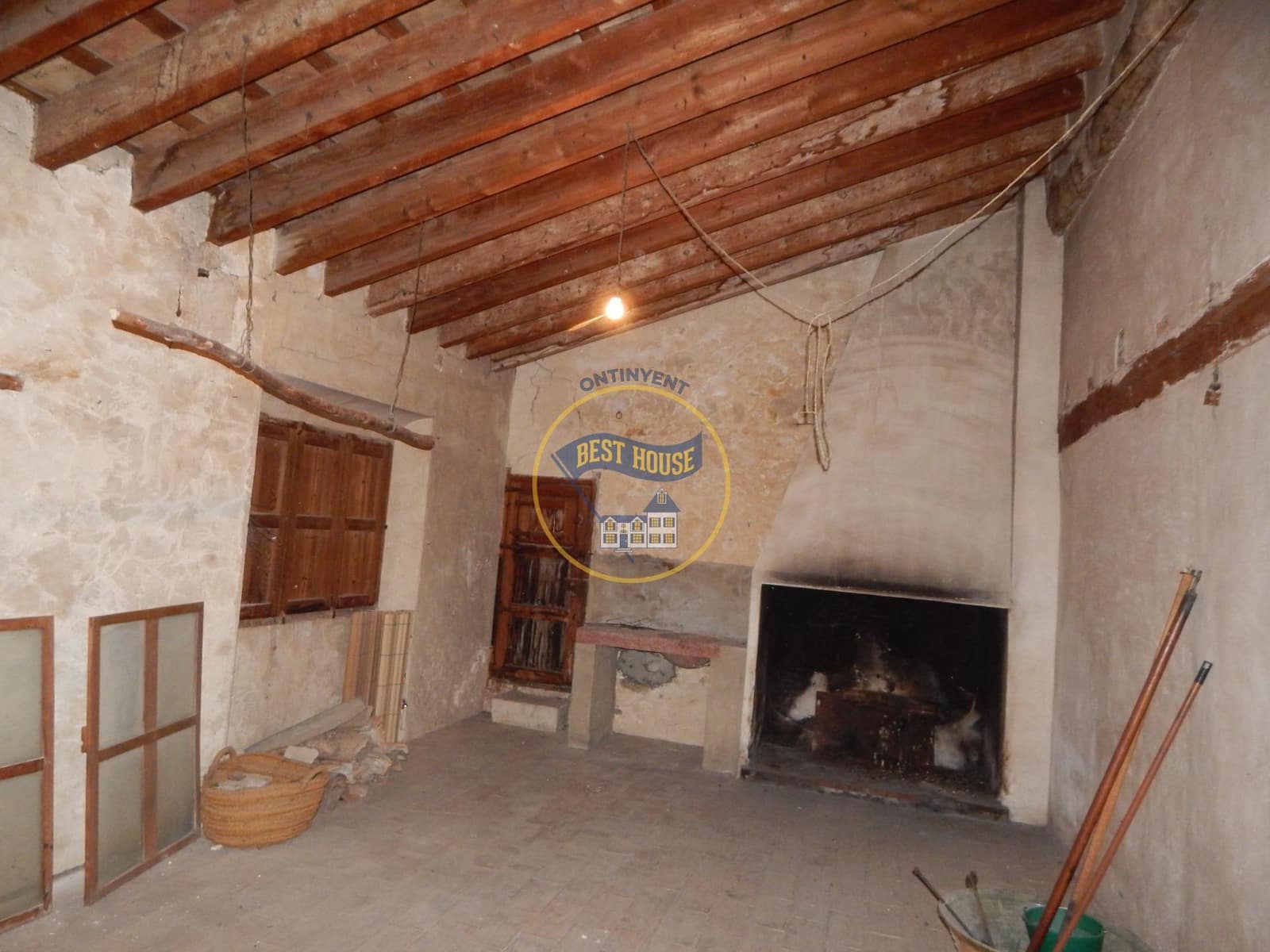 10 bedroom Townhouse for sale in Bocairent - € 210,000 (Ref: 8715541)