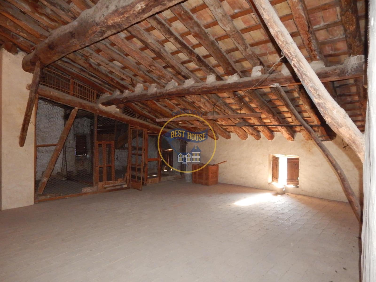 10 bedroom Townhouse for sale in Bocairent - € 210,000 (Ref: 8715541)