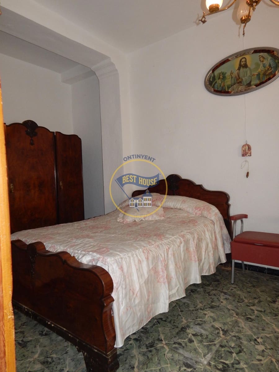 7 soveværelse Byhus til salg i Bocairent med garage - € 90.000 (Ref: 8778634)