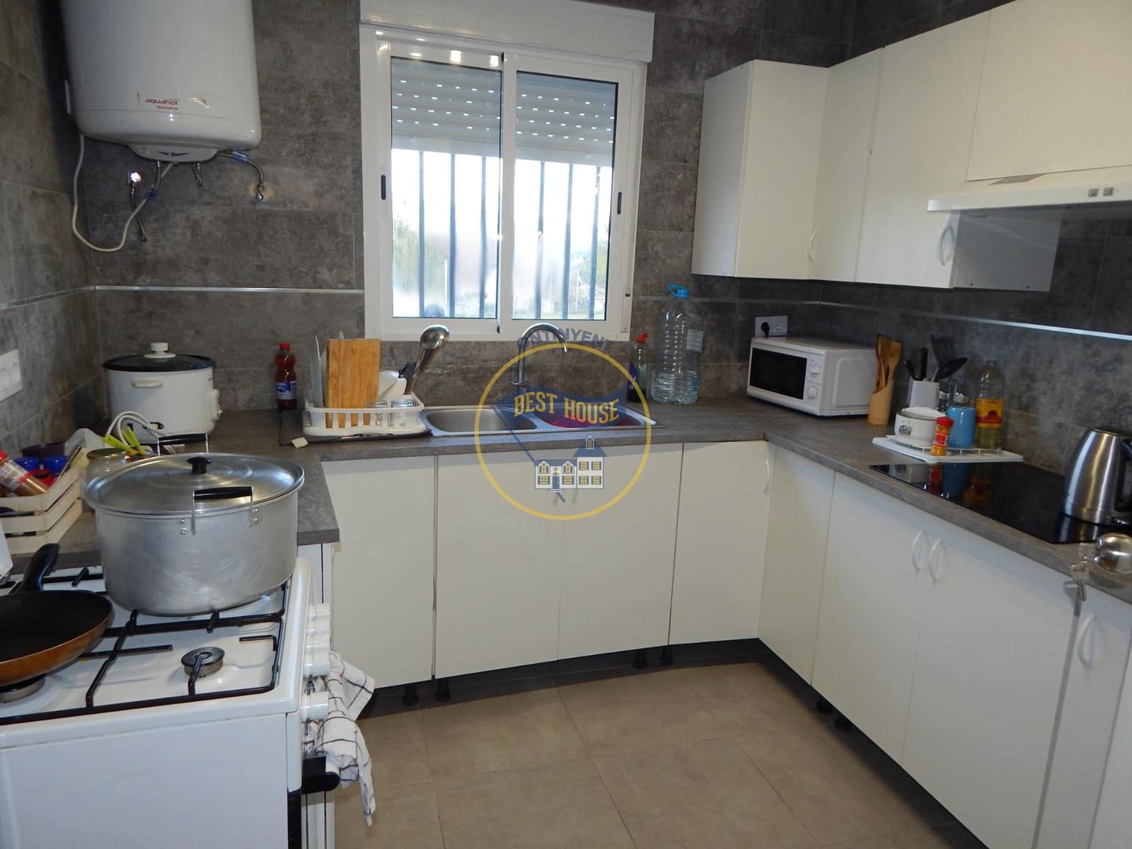 5 soveværelse Villa til salg i Ontinyent - € 150.000 (Ref: 8822274)