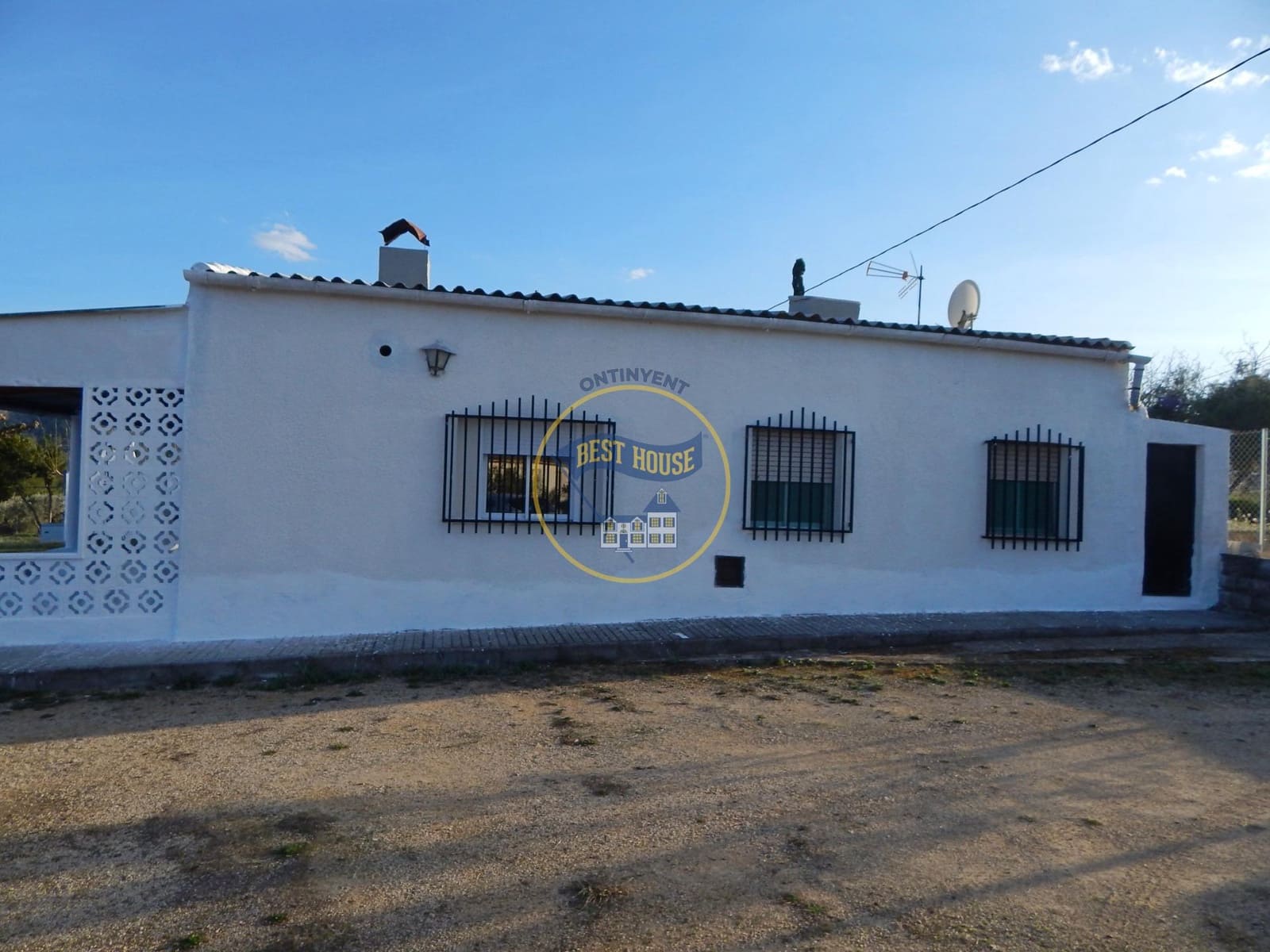 5 soveværelse Villa til salg i Ontinyent - € 150.000 (Ref: 8822274)