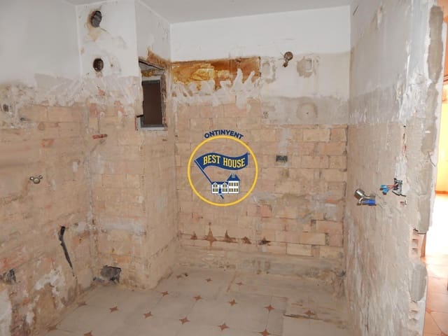 3 soveværelse Lejlighed til salg i Ontinyent - € 80.000 (Ref: 8841270)