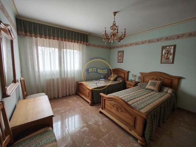 8 bedroom Villa for sale in Banyeres de Mariola with pool - € 480,000 (Ref: 8843527)