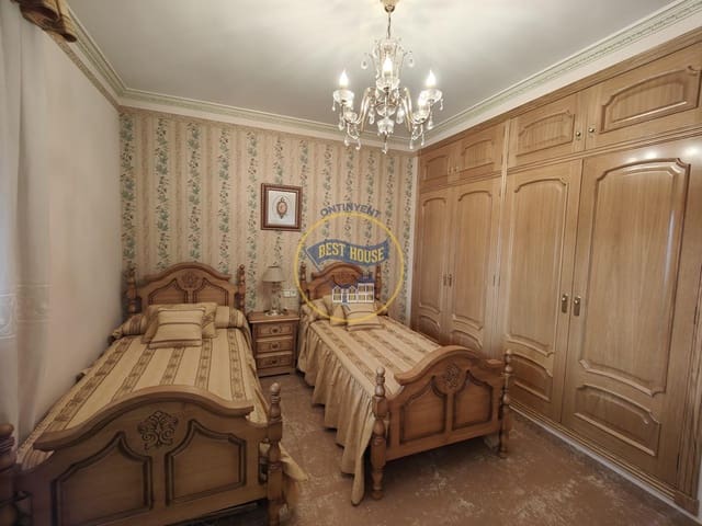 8 bedroom Villa for sale in Banyeres de Mariola with pool - € 480,000 (Ref: 8843527)