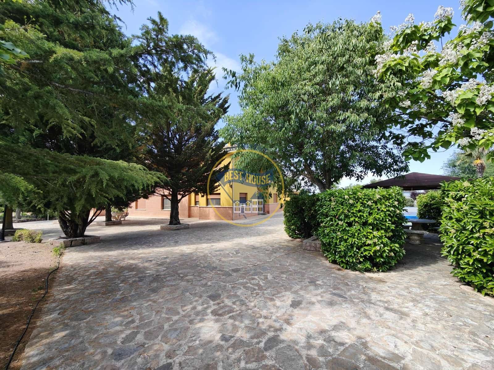 8 soveværelse Villa til salg i Banyeres de Mariola med swimmingpool - € 480.000 (Ref: 8843527)